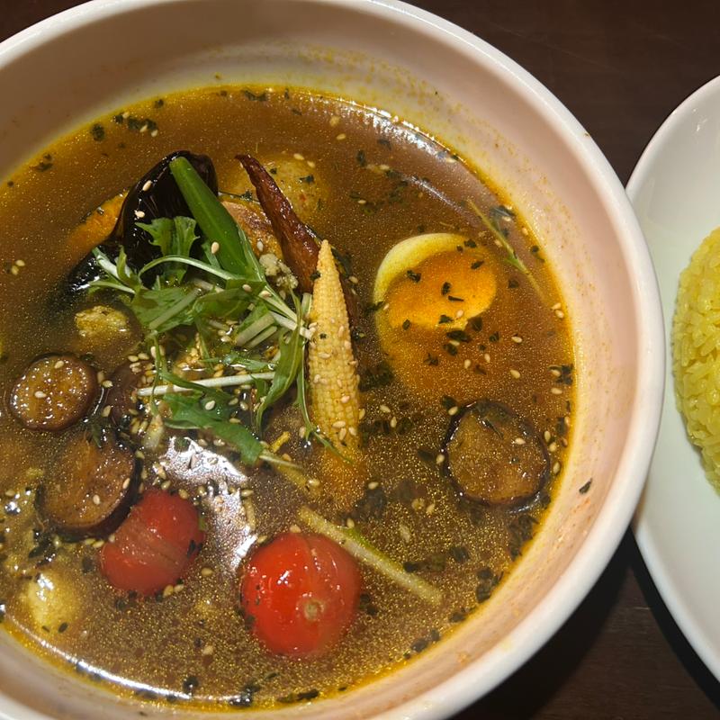 茄子・挽肉・トマト・モッツァレラチーズのスープカレー(札幌スープカレー YellowSpice（銀座イエロースパイス）)