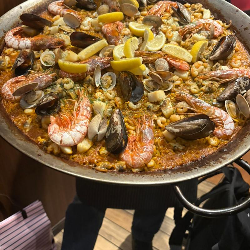 魚介たっぷりパエリア(ラス ボカス （Las Bocas）)