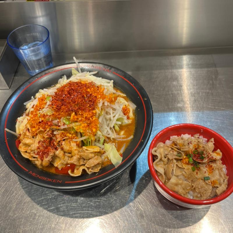 鬼紅ラーメン　大盛(麺創研 紅-KURENAI-)