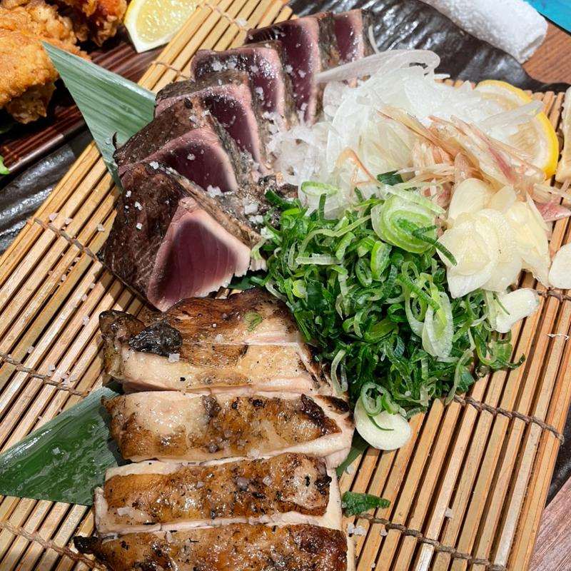 鰹のタタキ(居酒屋 土佐清水ワールド 五反田店 宴会・郷土料理)