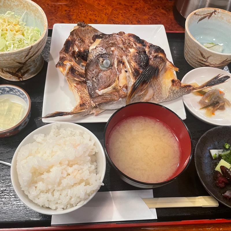 鯛のアラ焼き定食(割烹寿司 魚重)