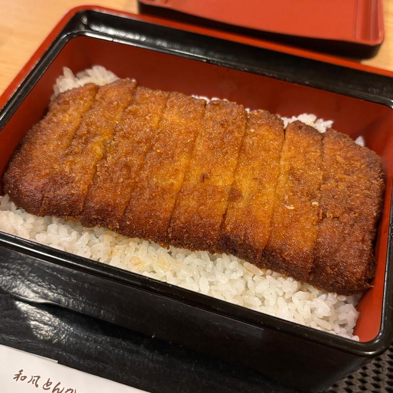 ロースカツ重(とん悦 （とんえつ）)