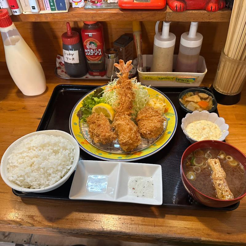 ミックスフライ(丸十ワタライ食堂)