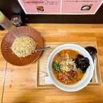 担々麺＋半チャーハンセット(種実担々麺 菊川)