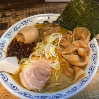 十三湖シジミ、ワタリガニ、煮干しの中華そば(ラーメン 二葉 上荻店)