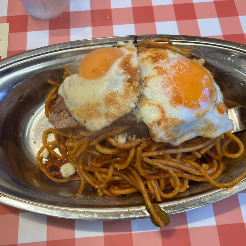 ナポリタン並　王道+目玉焼き(スパゲッティーのパンチョ 立川南口店)
