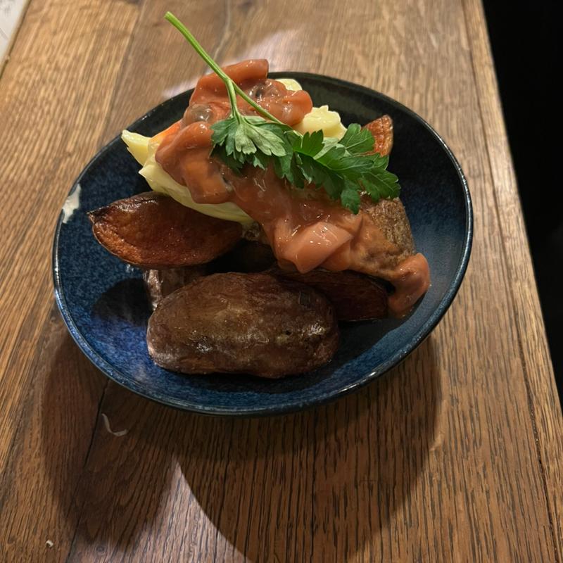 新じゃがのフライドポテト　塩辛バター(スタンドツマミグイ)