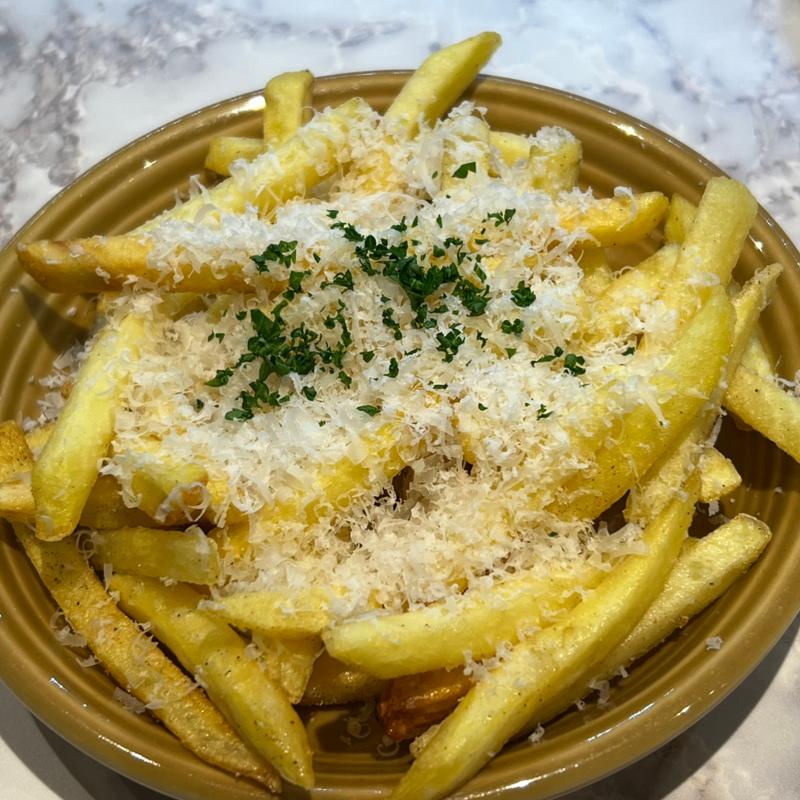 フライドポテトパルメジャーノがけ S(大衆酒場フレンチマン なんばウォーク店)