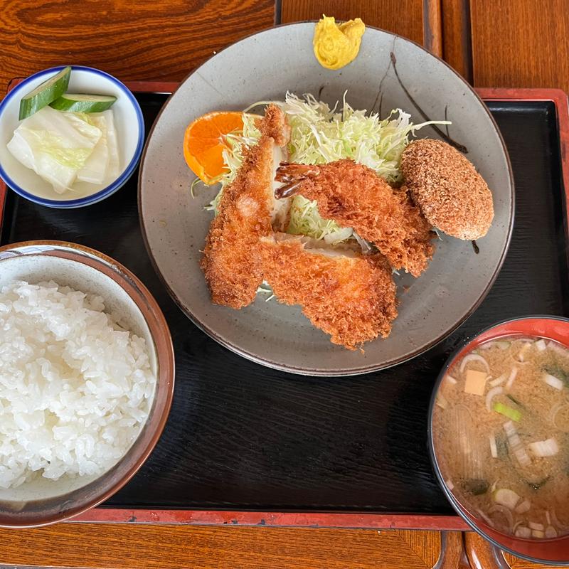 ミックスフライ定食(八光亭 （釣堀 八光園）)
