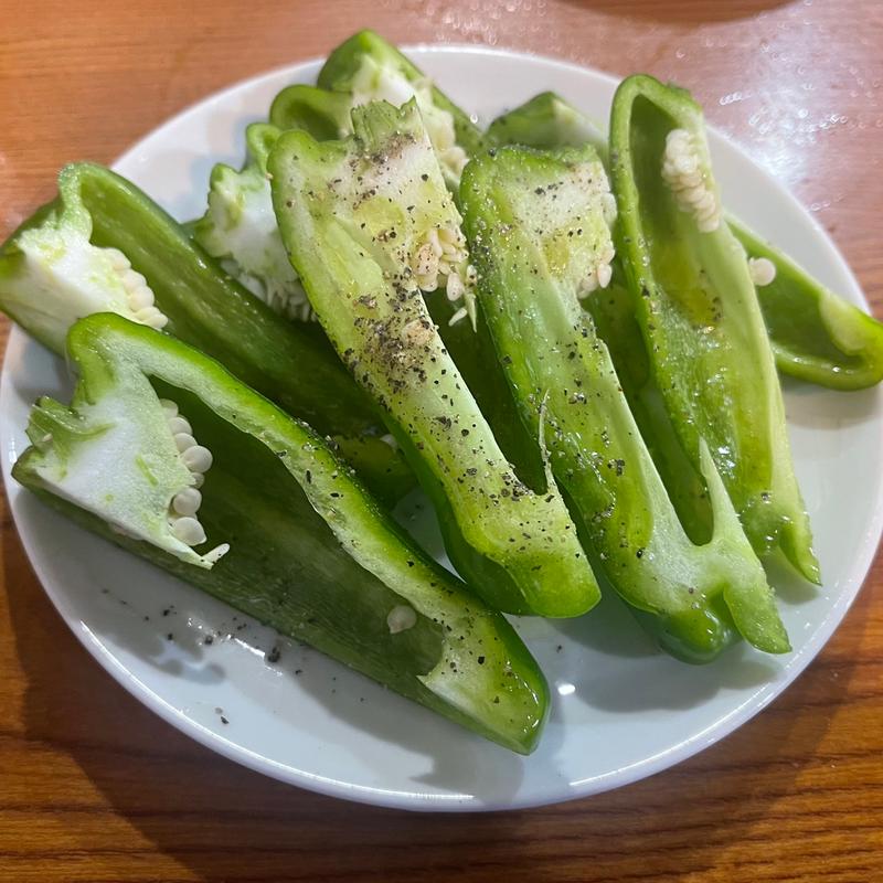 ピーマン(ホルモン焼 はせ川)