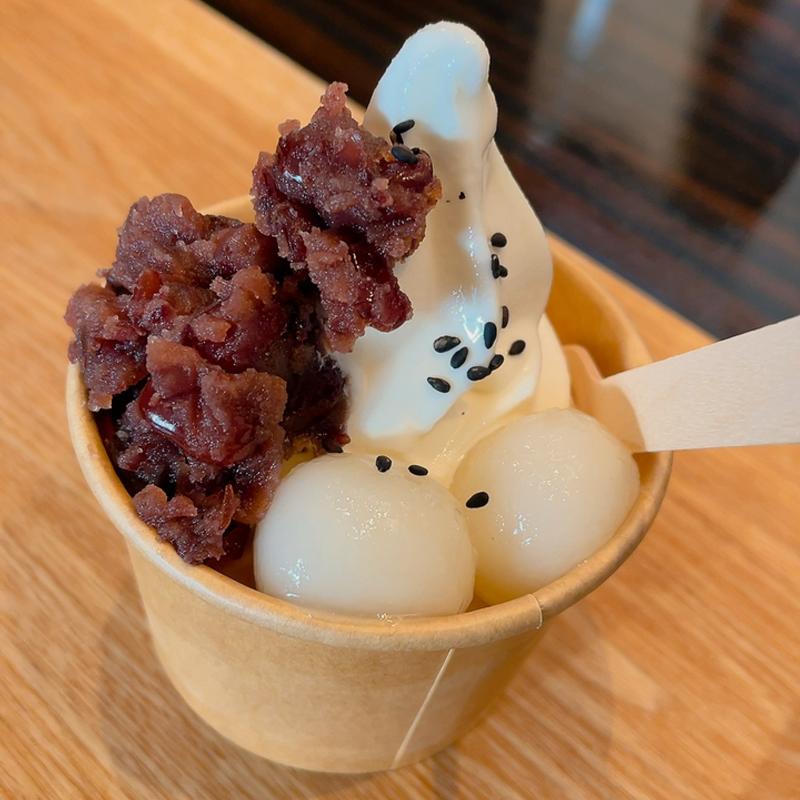 ソフトクリーム　あんこと白玉(シスターパーマ)