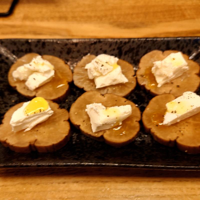 いぶりがっこチーズ(日本酒と肴 縁～ゆかり～)