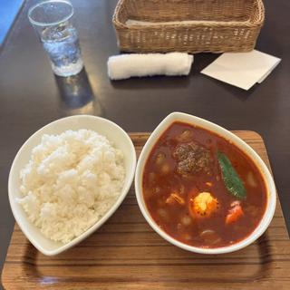 黒毛和牛100%手造りハンバーグ 赤スープカレー 辛さ1倍 ライス大盛り(鴻オオドリー 神田駿河台店)