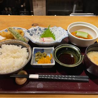 日替わり定食(魚匠 基大門町 （ウオショウ モトシ ダイモンチョウ）)