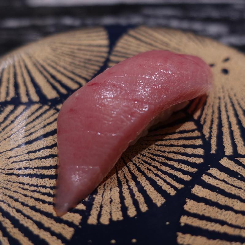 本まぐろ大とろ(回転寿司 根室花まる 銀座店)