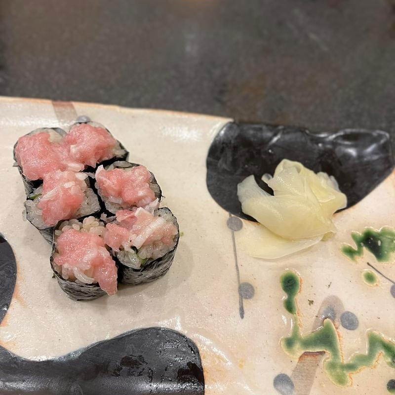 はみ出しネギトロ巻き(鮨楽こもり)