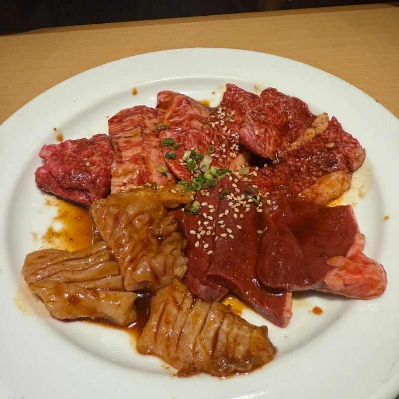 Aセット  ロース / バラ / 上ミノ/心臓 (アジヨシ 本店)