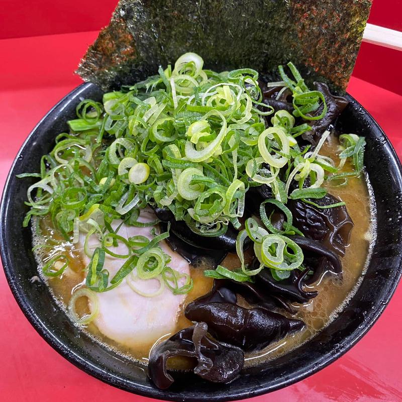 チャーシュー麺 青ネギ きくらげ(杉田家)