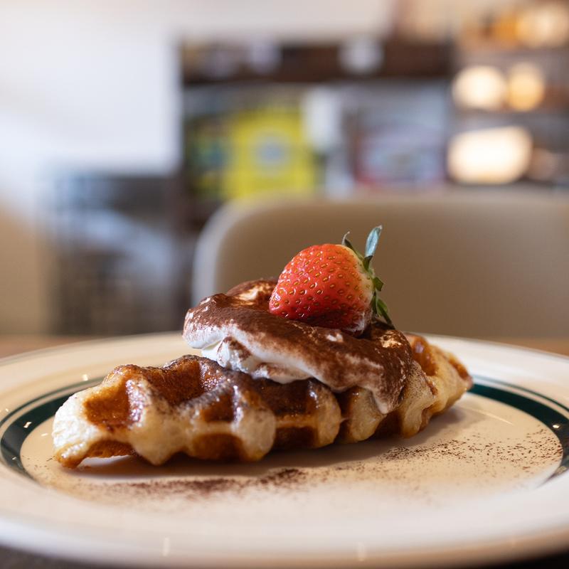 苺のティラミスクロッフル(リーテンコーヒー)