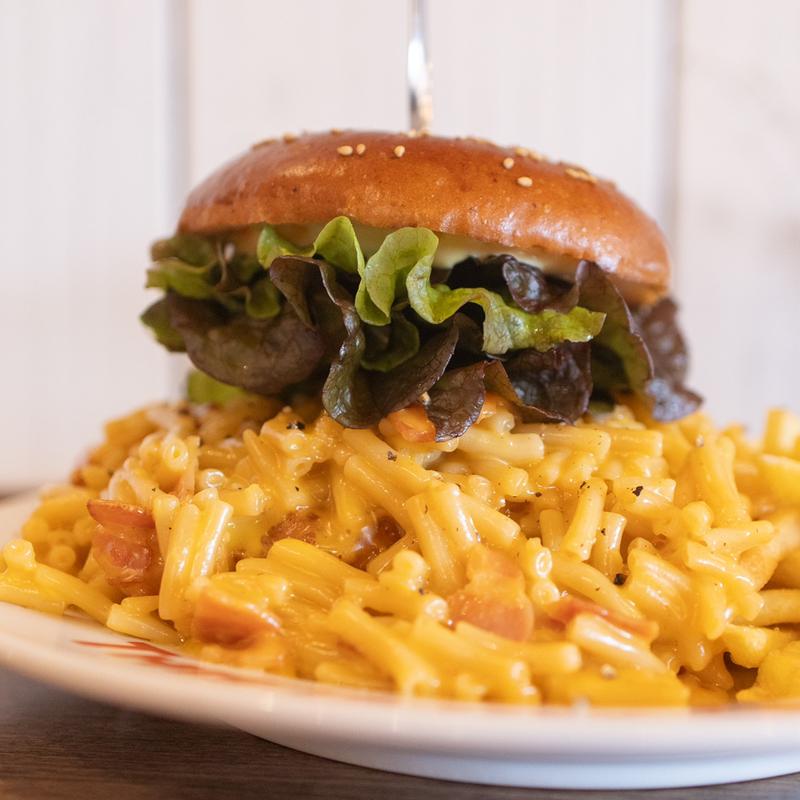 マッケンチーズチキンバーガー(This is my CHICKEN)