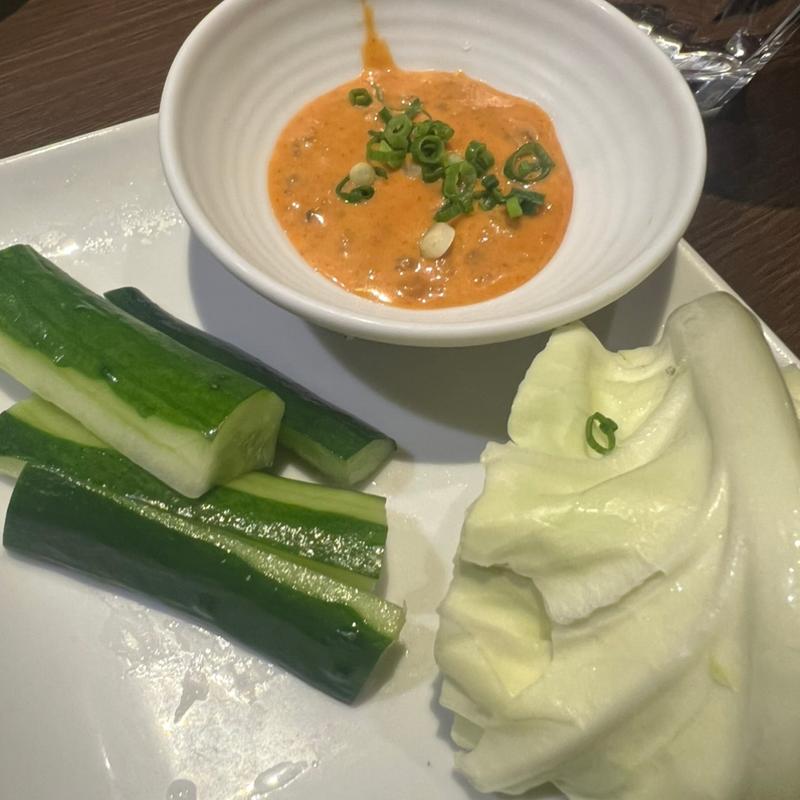 キャベツときゅうりのピリ辛肉マヨ味噌(焼肉ダイニング ワンカルビ 三木店)