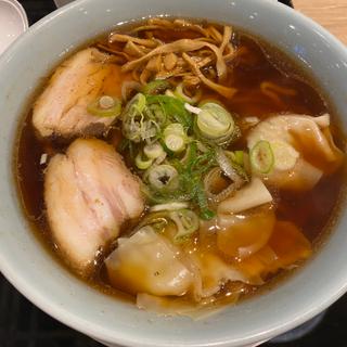 醤油ワンタン麺