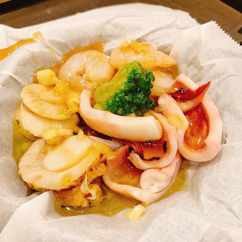 海鮮アヒージョ(お好み焼 ･ 鉄板焼 まんまる)