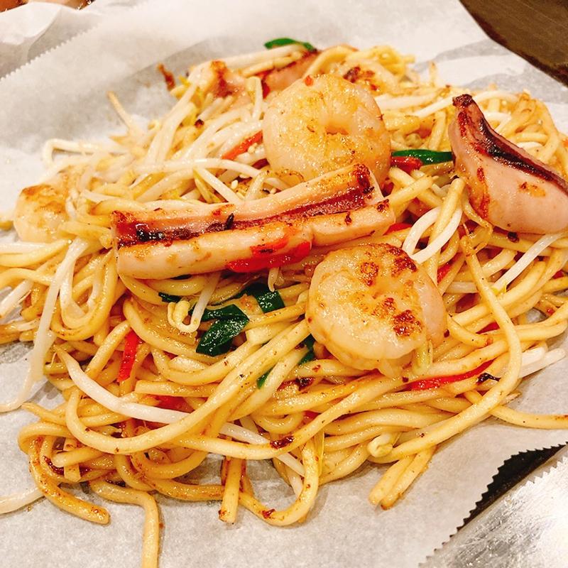 海鮮焼きラーメン(お好み焼 ･ 鉄板焼 まんまる)