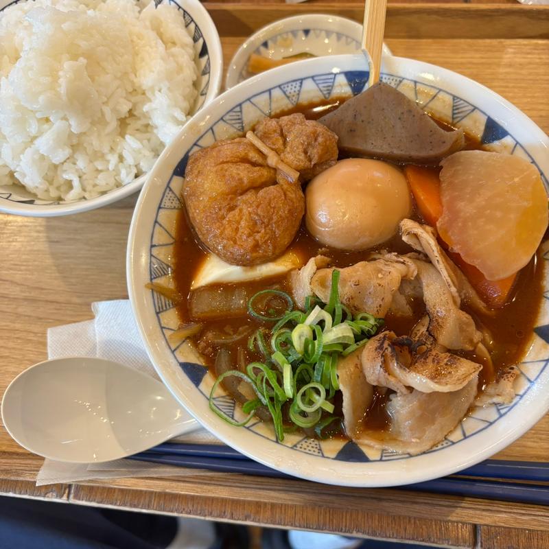 赤だしおでん豚汁定食(ごちそうとん汁)