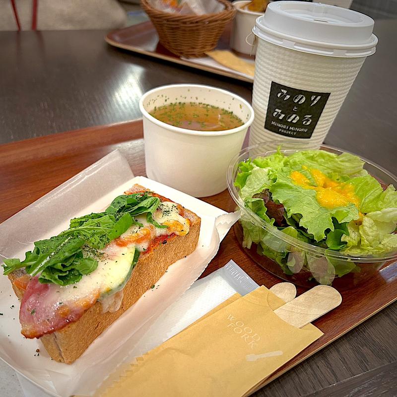 とろけるチーズのピザ風オープンサンド サラダ・スープセット(みのりカフェ 仙台店 )