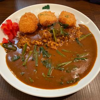 カニクリームコロッケカレー