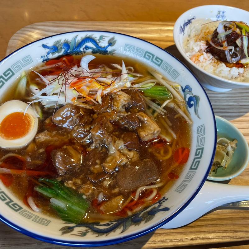 柔らか角煮ラーメンとドラゴン小飯(肉中華ＢＡＫＵ 吉川店)