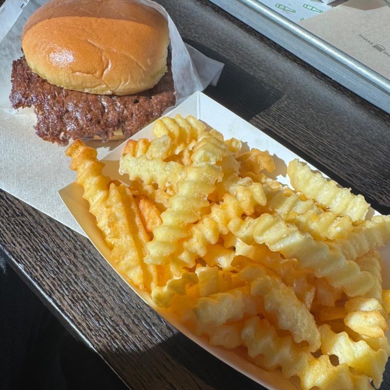 ハンバーガーシングル(シェイク シャック 新宿サザンテラス店)