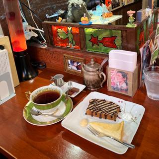 コーヒー&チーズケーキ・バナナシフォンセット(喫茶 昭和堂)