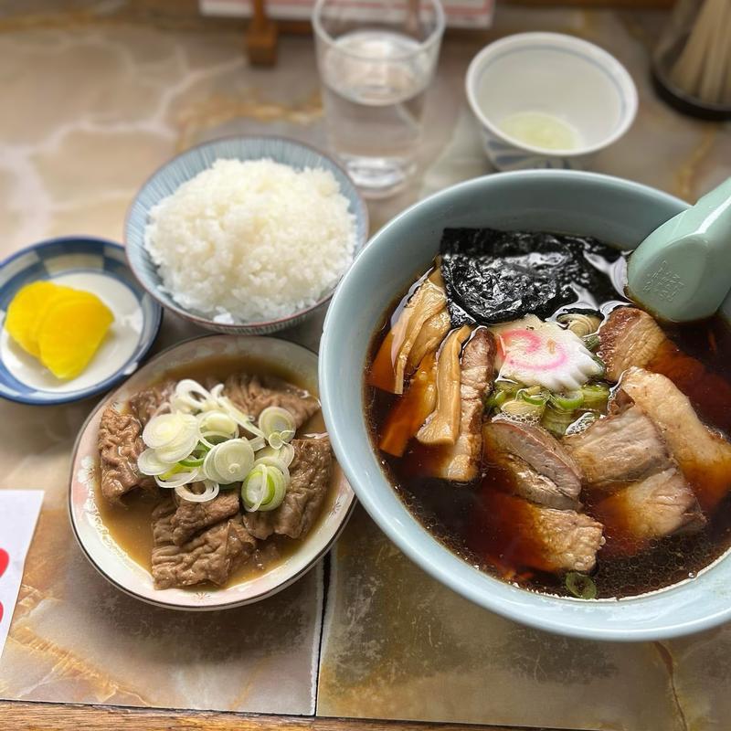 チャーシュー麺 小ライス 半モツ(みどりや食堂 )