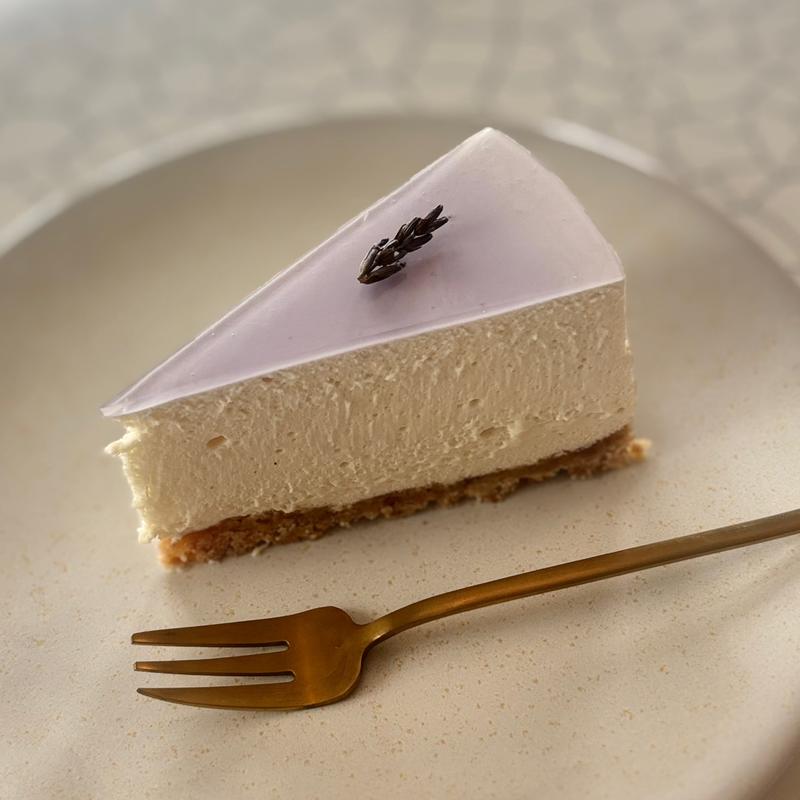 ラベンダーのチーズケーキ(I'll see you soon. by and C)