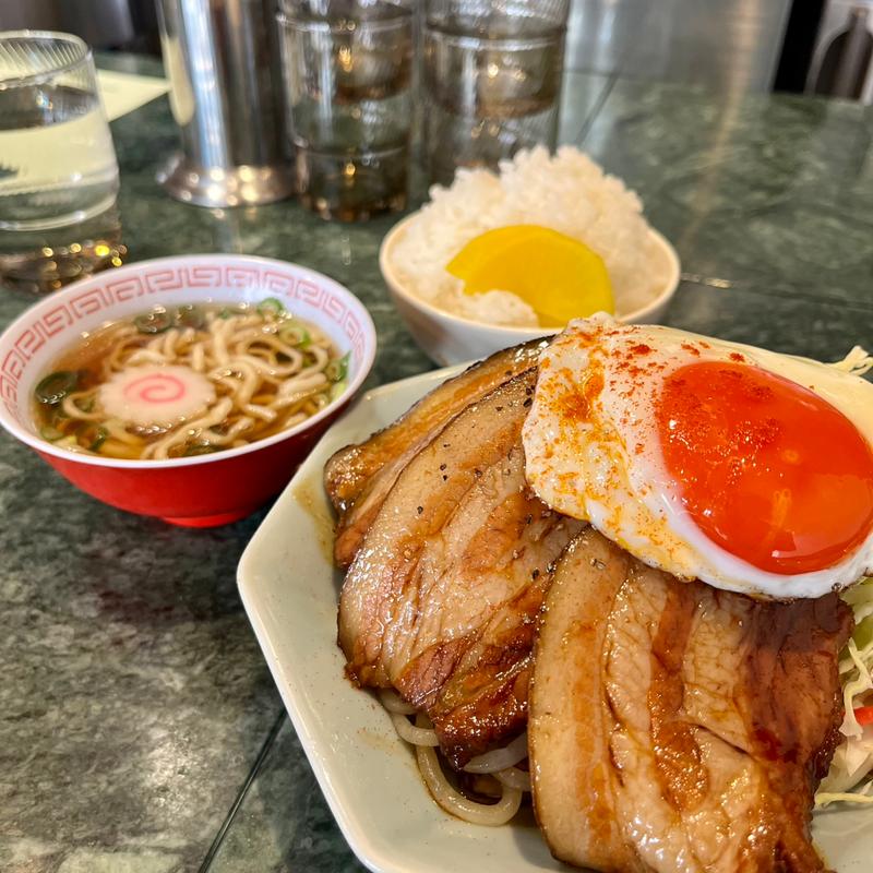 チャーシューエッグ定食(餃子屋かず/Gyozaya Kazu)