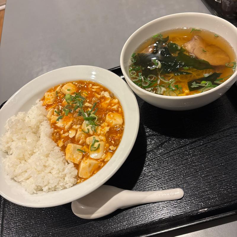 麻婆豆腐丼+半ラーメン(中国料理 天華)