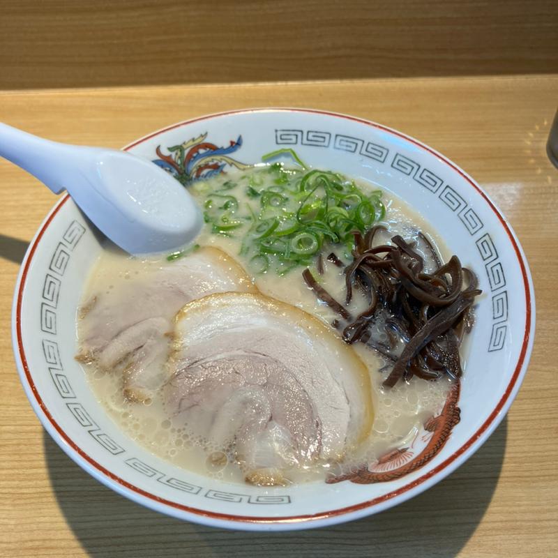 白旨らーめん(はかたラーメン 駅構内店)