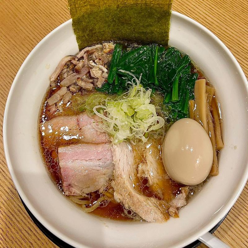 ほうれん草背脂そば 背脂抜き 煮卵(中華そばOKAMURA)