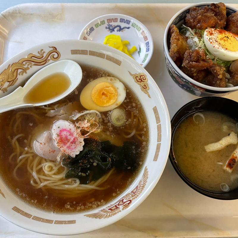 醤油ラーメンと唐揚げ丼(海鮮唐揚げ光苑 やそきち食堂)