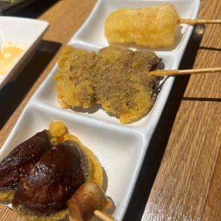 串揚げ(しいたけ 牛ロース じゃがいも)(串揚げTAKA)
