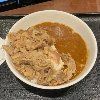 肉だく牛魯珈カレー(吉野家 天神橋六丁目店)