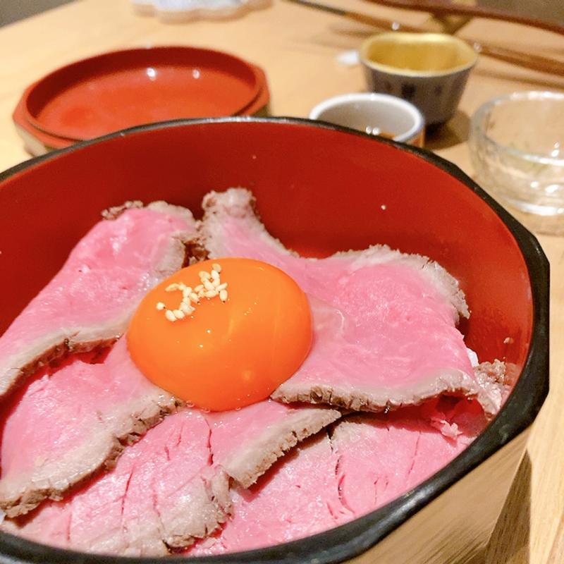 ローストビーフ丼（ランチコース）(おにくKAN.jp)