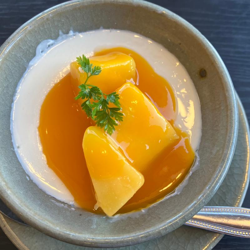 マンゴー杏仁豆腐(五味八珍 静岡豊田店 （ゴミハッチン）)