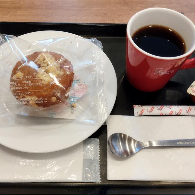 朝のミスドドリンクセット(しっとりマフィン キャラメルアーモンド)(ミスタードーナツ 亀有駅前ショップ)