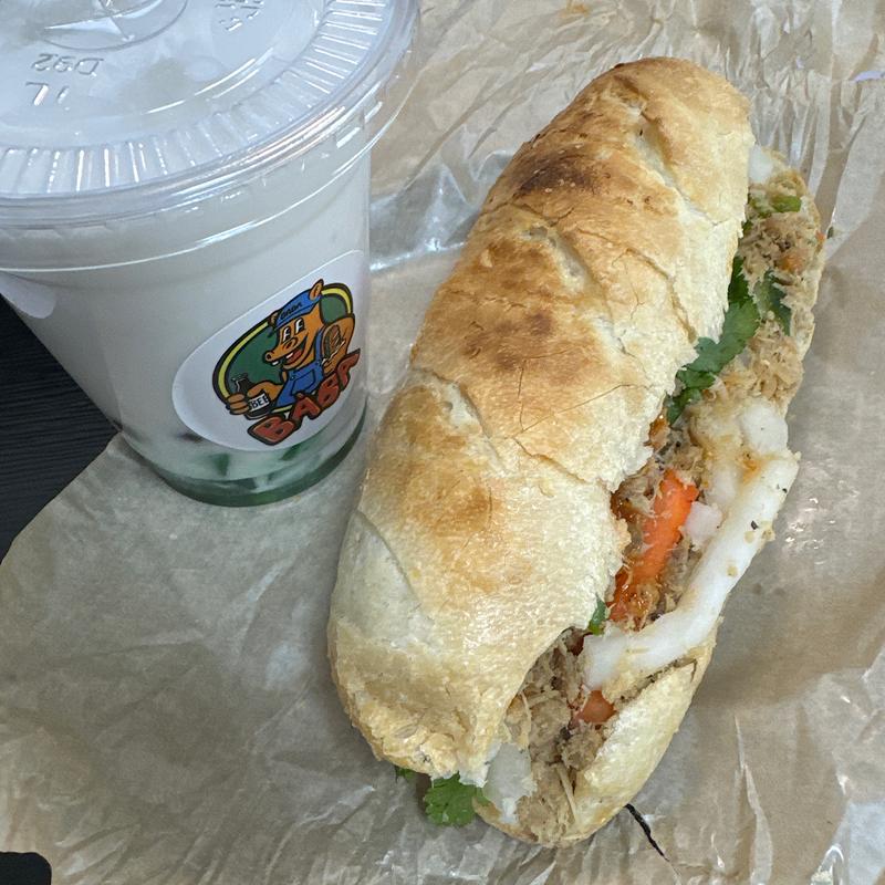 バインミーガーとカラフルチェーのセット(バインミーバーバー中目黒店)