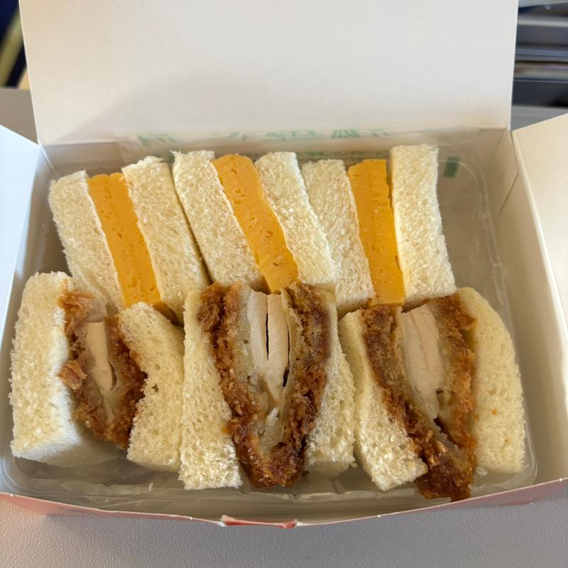 親子サンド(JAL PLAZA 羽田空港 22番ゲートショップ)