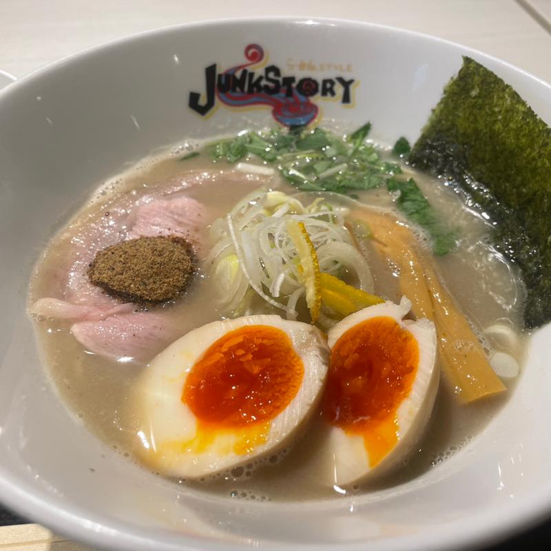 濃厚魚介豚骨らーめん(味玉)(らーめんstyle JUNK STORY （ラーメンスタイルジャンクストーリー）)
