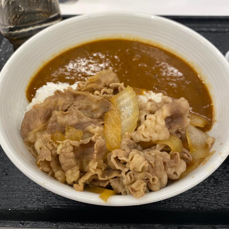 肉だく牛魯珈カレー(吉野家 春吉店)